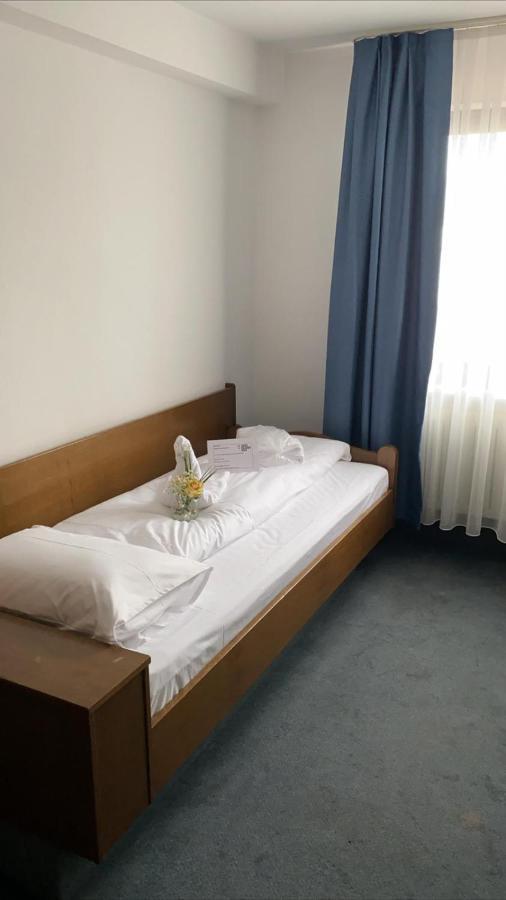 Hotel Goldene Rose Ebersbach an der Fils Exterior foto