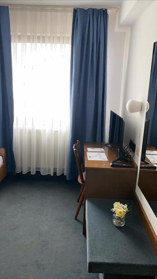 Hotel Goldene Rose Ebersbach an der Fils Exterior foto
